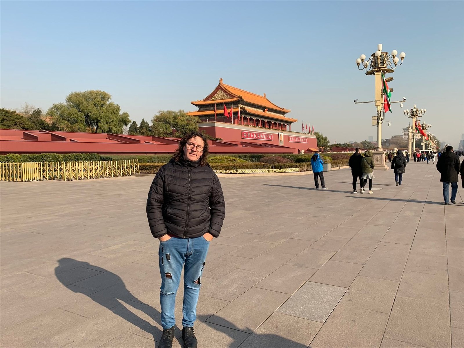 Pai Marcelo de Xangô durante un recorrido por Beijing, China
